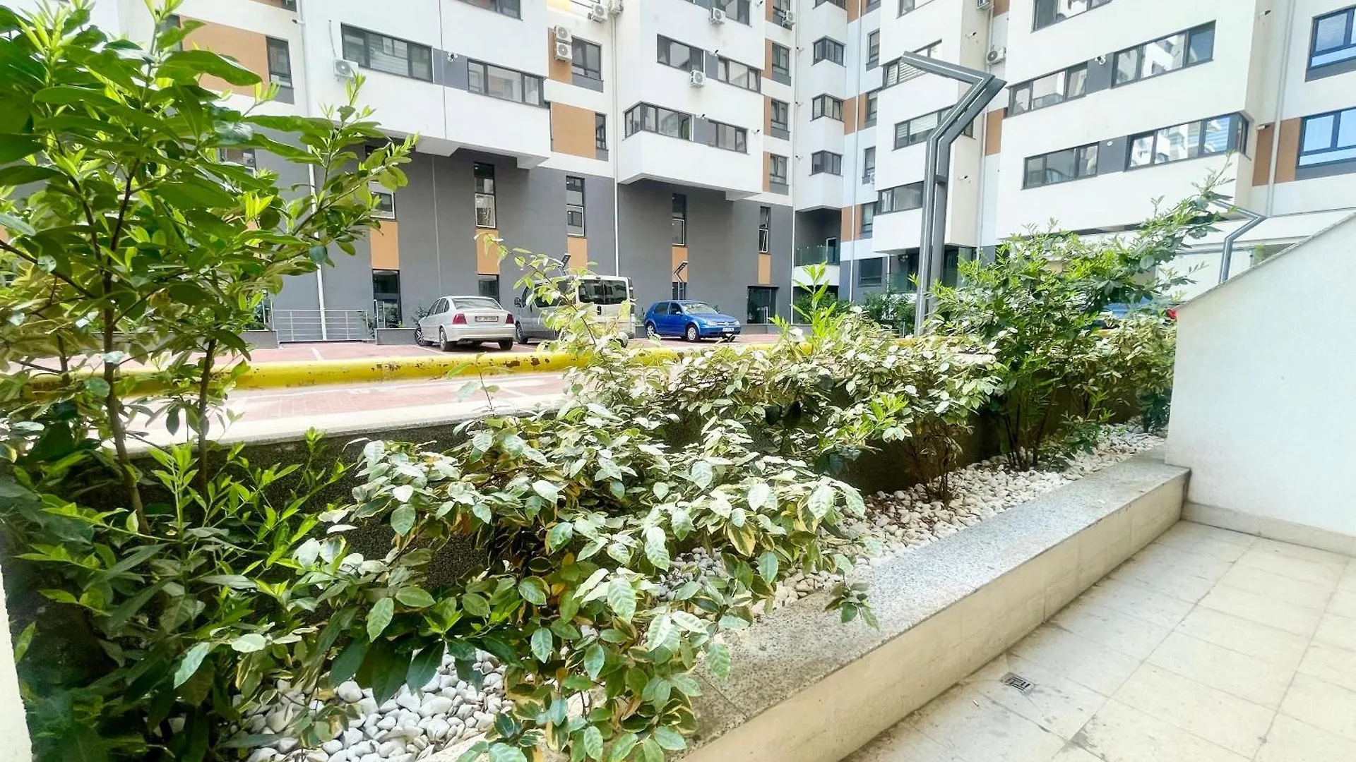 Central Adress Cd10 Bukarest Apartment